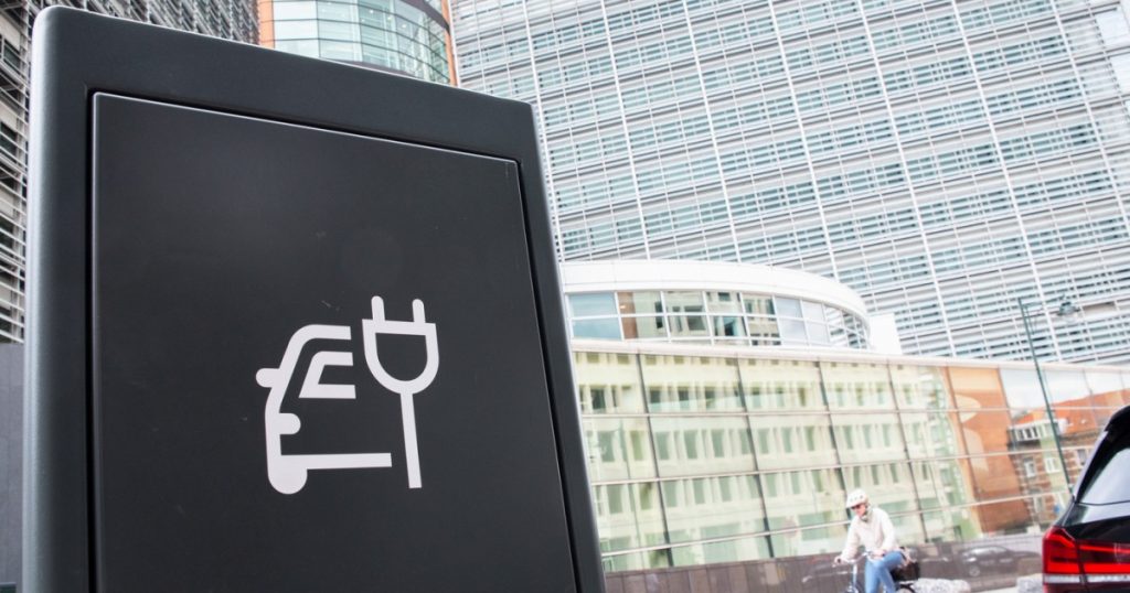Frustrarea oficialilor UE: Provocările flotei electrice a Comisiei Europene în fața tranziției verzi