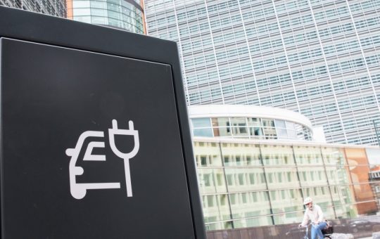Frustrarea oficialilor UE: Provocările flotei electrice a Comisiei Europene în fața tranziției verzi
