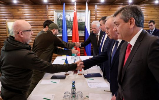 Europa pe cale de a deveni mediator în conflictul ucrainean: Căutarea unei voci pentru negocierile cu Putin