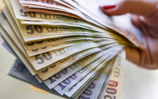 Românii Investesc în Viitor: Sumele Virate la Pilonul 2 de Pensii Depășesc 2 Miliarde de Lei