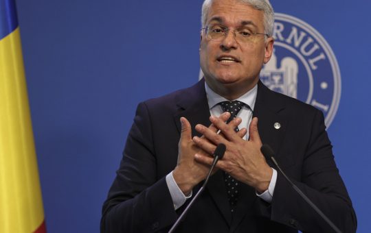 Dragoș Pîslaru și Provocările Legii Salarizării: O Analiză Detaliată a Negocierilor și Impactului Asupra Sectorului Public