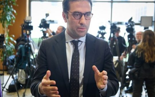 Schimbarea de Paradigmă a Spaniei: O Nouă Poziție Față de China și Implicațiile Sale pentru Uniunea Europeană
