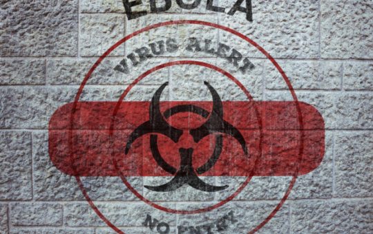 Progrese în lupta împotriva virusului Ebola: OMS identifică tratamente și vaccinuri experimentale