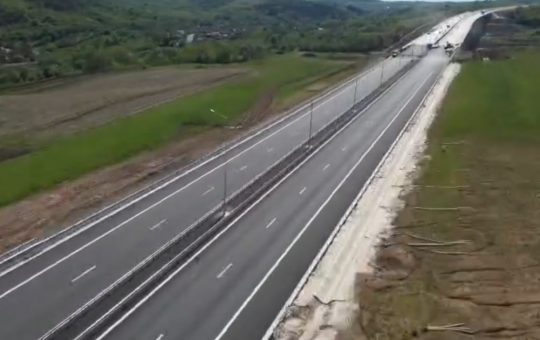 Avansul lucrărilor la Autostrada Transilvania: O privire detaliată asupra progresului și implicațiilor economice