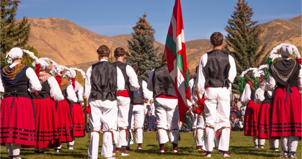 Călătoria Lingvistică a Euskarei: De la Pirinei la Idaho – Moștenirea Basca în America