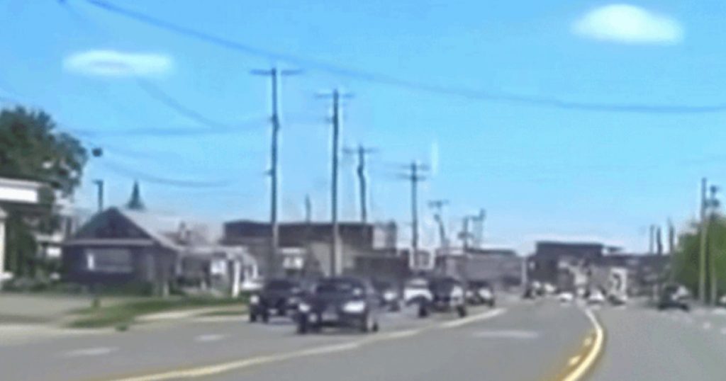 Explozia meteoritului deasupra Statelor Unite: O privire detaliată asupra fenomenului și impactului său