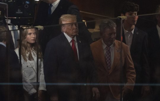 Reacții și implicații: Huiduielile adresate lui Trump la Madison Square Garden în timpul finalei NBA