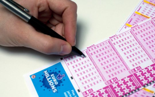 Tragedia unui câștigător al EuroMillions: Impactul accidentului fatal asupra comunității și a familiei