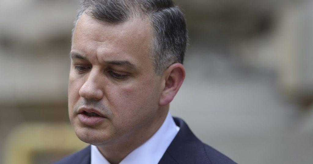 Provocările politice ale României: Analiza declarațiilor lui Eugen Tomac și viitorul guvernării
