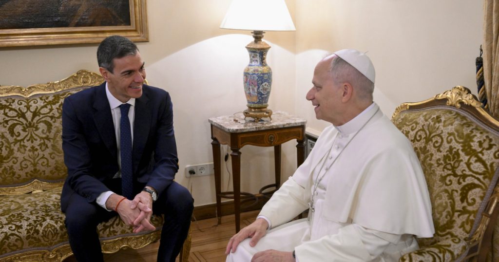 Între credință și politică: Vizita Papei Leon al XIV-lea în Spania și impactul asupra liderului spaniol Pedro Sánchez