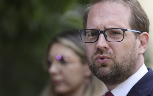 Dominic Fritz și Viitorul Politic al României: O Analiză a Relației USR - Guvernul Tomac
