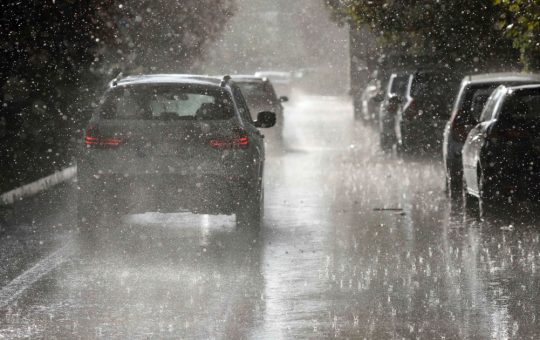 Avertizări meteorologice: Impactul ploilor torențiale asupra României și perspectivele climatice