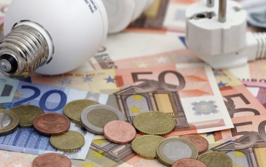 Uniunea Europeană pregătește o măsură revoluționară pentru reducerea facturilor la electricitate: Ce implicații are pentru consumatori și economie?