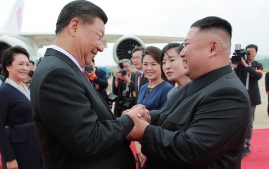 Alianțe Strategice și Provocări Nucleare: Vizita lui Xi Jinping la Phenian