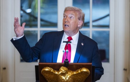 Controversele și Costurile Dublate ale Sălii de Bal de la Casa Albă: O Analiză Detaliată a Proiectului Trump