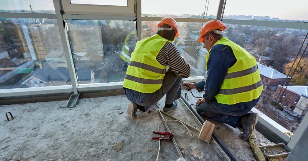 Reguli și Reglementări: Închiderea Balconului fără Autorizație – Tot Ce Trebuie Să Știi