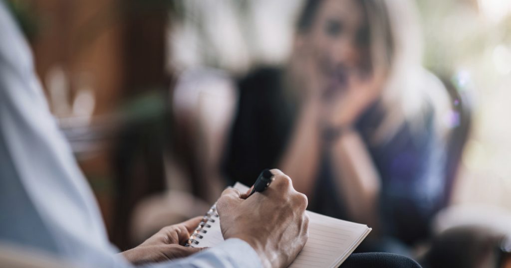 Interviurile pentru Tulburările Mintale: O Privire Critică asupra Fiabilității și Viitorului Diagnosticului Psihiatric