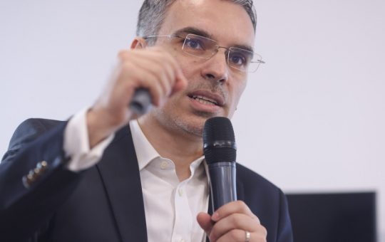 Evoluția lui Nicușor Dan: Între Popularitate și Incertitudine Politică
