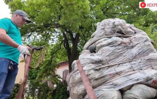 Destrămarea simbolurilor: Demontarea statuii lui Mihail Bulgakov în Kiev și implicațiile acesteia asupra identității naționale ucrainene