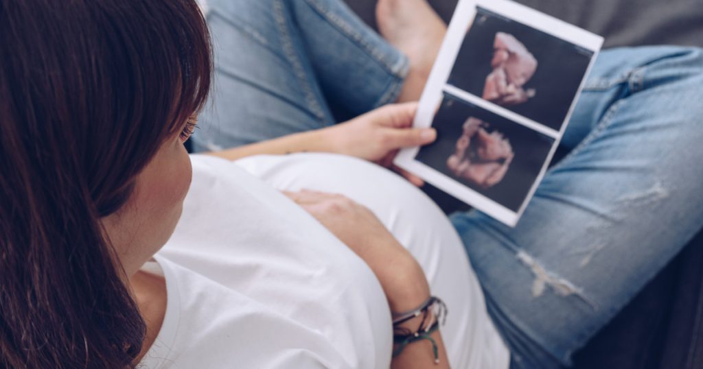 Programul de Fertilizare in Vitro: O Inițiativă Crucială pentru Combaterea Infertilitații în România până în 2030