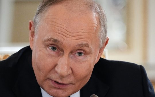 Tensiuni Diplomatice: Refuzul lui Putin de a se Întâlni cu Zelenski și Impactul Asupra Relațiilor Internaționale