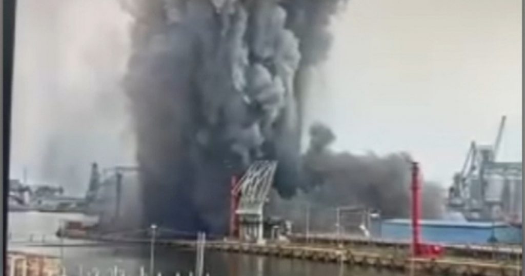 Explozia Dronei Maritime în Portul Constanța: Un Incident Care Subliniază Vulnerabilitățile de Securitate în Marea Neagră