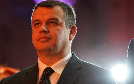 Demisia lui Eugen Tomac: O Întorsătură Semnificativă în Politica Românească