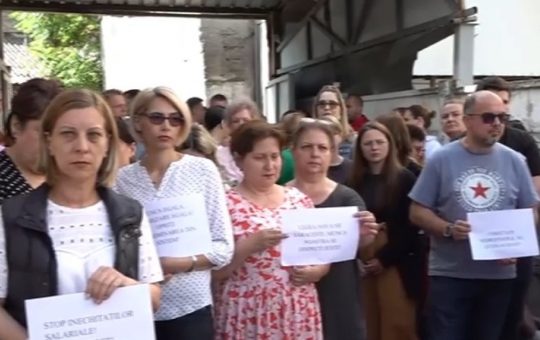 Protestele angajaților de la Casa de Pensii Dolj: O analiză a nemulțumirilor salariale și a contextului socio-economic