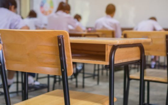 Italia impune consimțământul părinților pentru educația sexuală în școli: O analiză a implicațiilor sociale și educaționale