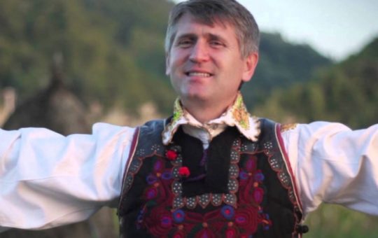 Descoperirea bombă: 2 milioane de euro cash în casa lui Cristian Pomohaci – O analiză a implicațiilor legale și sociale