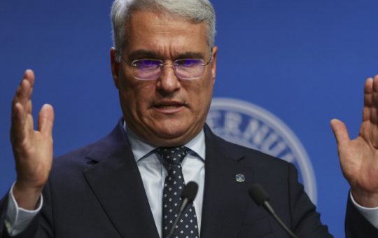 Negocieri Cruciale pentru Noua Lege a Salarizării: Între Proteste și Reglementări Echitabile