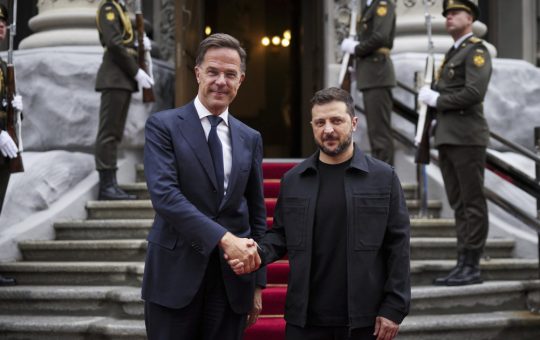 Vizita-surpriză a lui Mark Rutte la Kiev: Un simbol al solidarității NATO cu Ucraina în fața agresiunii rusești