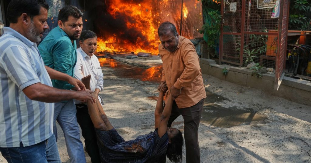 Tragedie în New Delhi: Incendiul devastator de la un hotel și implicațiile sale sociale și de securitate