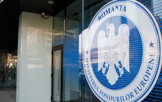 Tensiuni în administrația publică: Angajații care gestionează fondurile europene pregătesc greva generală în urma tăierilor salariale
