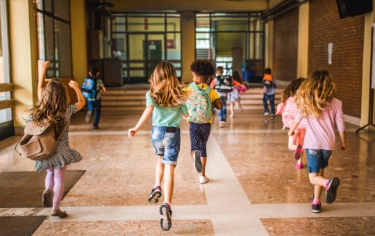 Importanța Zilei Învățătorului: 5 iunie 2026, zi liberă pentru educație