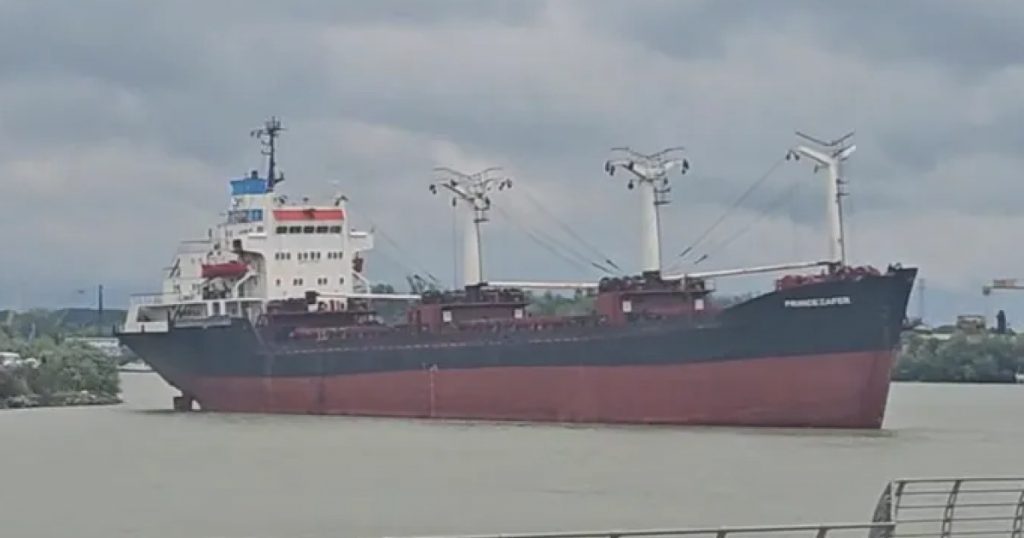 Accident Naval la Tulcea: O Tragedie Evitată în Ultima Clipă