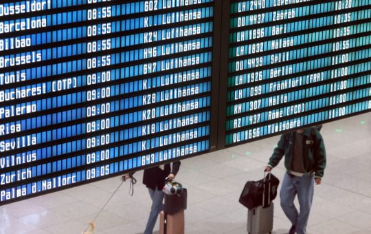 Reforma Drepturilor Pasagerilor Aerieni în Uniunea Europeană: O Analiză Detaliată a Provocărilor și Implicațiilor