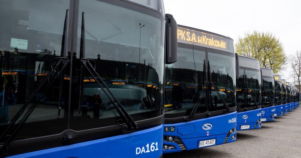 Controverse și Turism: Autobuzul 666 Revine la Viață în Polonia