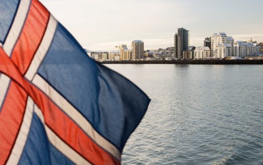 Islanda și dilema aderării la Uniunea Europeană: O analiză a dezbaterilor și implicațiilor viitoare