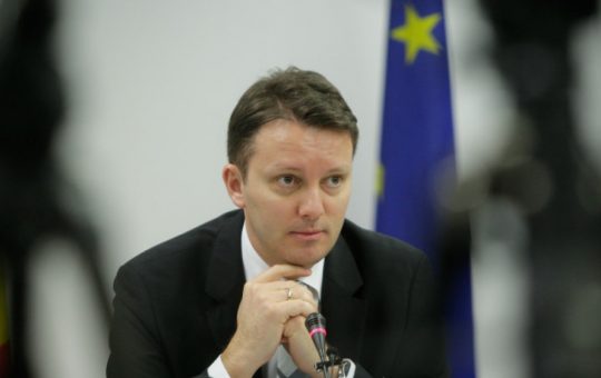 Conflictul Politic Dintre PNL și PSD: O Analiză a Tacticii și Implicațiilor