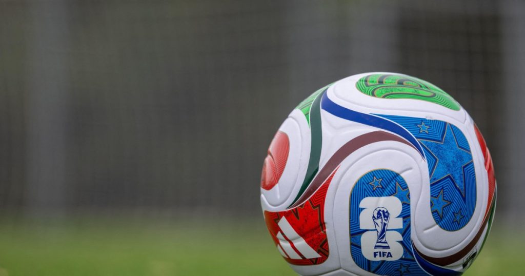 Cupa Mondială 2026: Oportunități și controverse în era digitală pentru fani