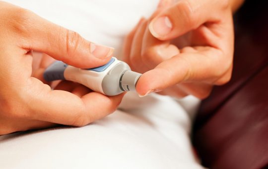 Criza de hipoglicemie: Manifestări, riscuri și soluții în gestionarea diabetului