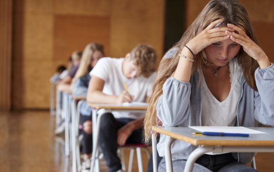 Evaluarea Competentelor Lingvistice și Digitale la Bacalaureatul 2026: O Privire Detaliată Asupra Structurii și Impactului