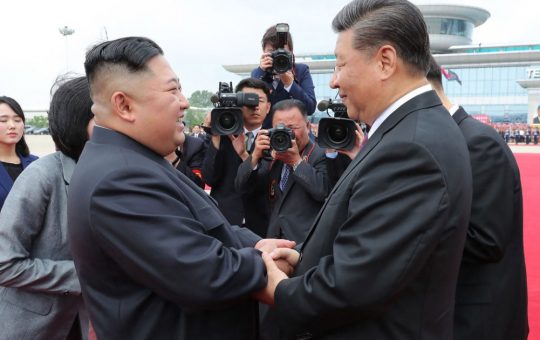 Implicarea militară a Chinei în Peninsula Coreeană: O analiză a propunerii lui Xi Jinping către Kim Jong Un