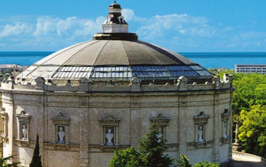Atacurile Dronei Ucrainene în Crimeea: O Analiză a Tensiunilor și Implicațiilor Regionale