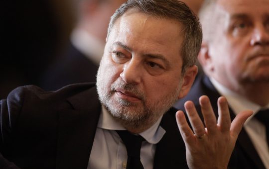 Conflictele Politice din România: Motreanu și Grindeanu la Răscrucea Guvernării