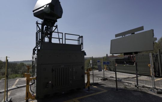 Bulgaria Își Modernizează Apărarea: Achiziția Radarului GM400 de la Thales și Implicațiile Strategice