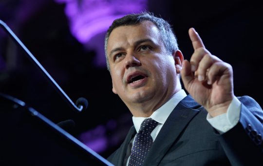 Eugen Tomac și Provocările Programului de Guvernare: O Analiză Detaliată a Priorităților și Implicațiilor PNRR