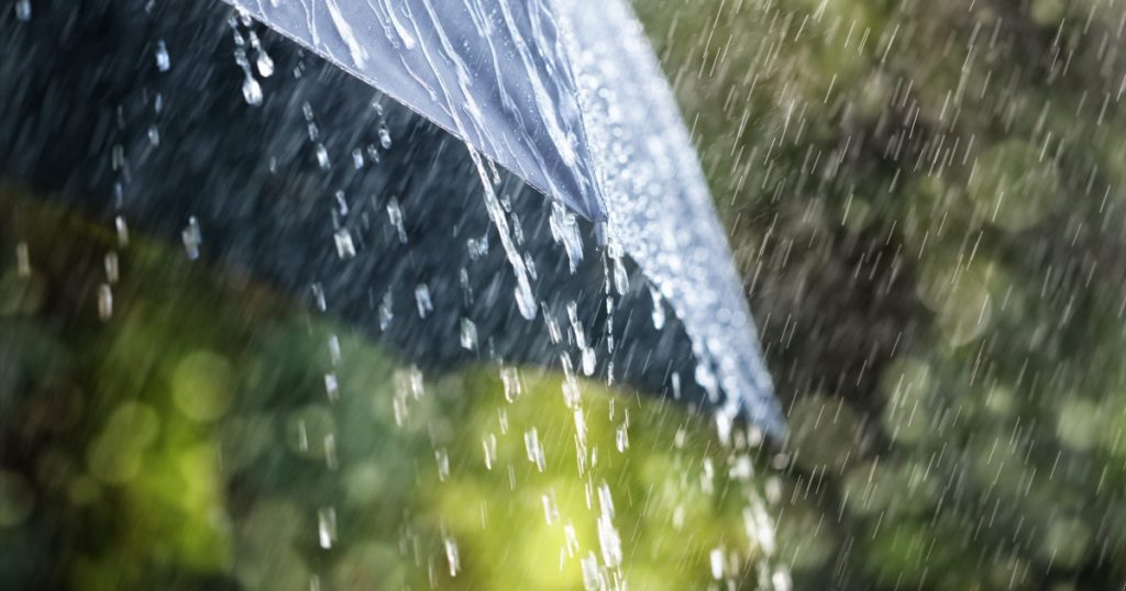 Avertizări Meteorologice Severe: Cod Portocaliu de Ploi Torențiale și Vijelii în România