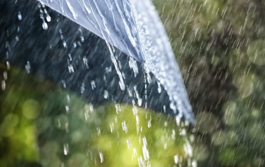 Avertizări Meteorologice Severe: Cod Portocaliu de Ploi Torențiale și Vijelii în România